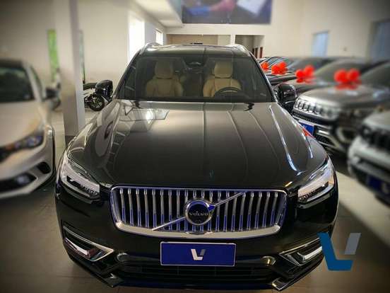 VOLVO-XC90-2022