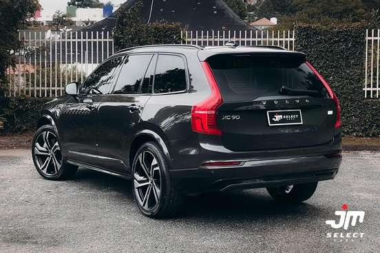 VOLVO-XC90-2023