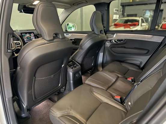 VOLVO-XC90-2025