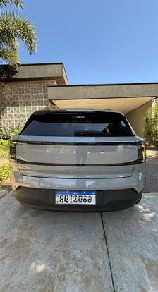 VOLVO-EX30-2024