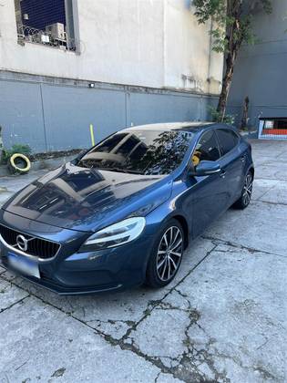 VOLVO V40 2.0 T4 MOMENTUM GASOLINA 4P AUTOMÁTICO