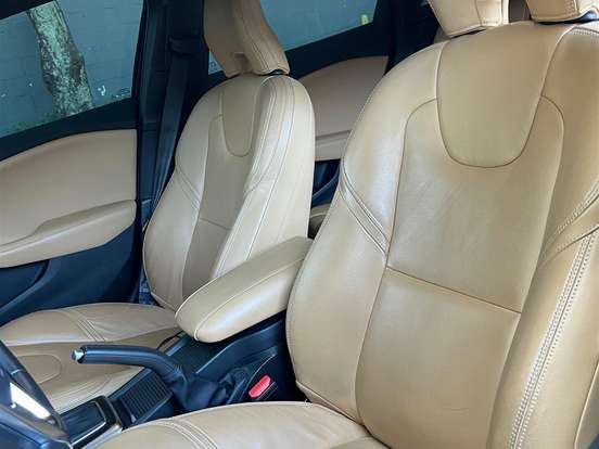 VOLVO-V40-2.0 T4 MOMENTUM GASOLINA 4P AUTOMÁTICO VOLVO-V40-2018