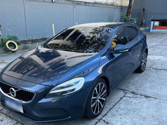 VOLVO-V40-2.0 T4 MOMENTUM GASOLINA 4P AUTOMÁTICO VOLVO-V40-2018