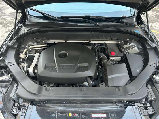 VOLVO-XC60-2018