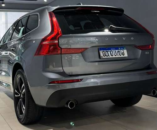 VOLVO-XC60-2018