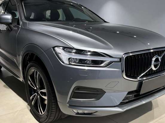 VOLVO-XC60-2.0 T5 GASOLINA MOMENTUM AWD GEARTRONIC VOLVO-XC60-2018