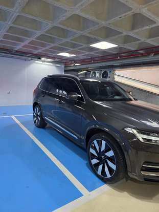 VOLVO-XC90-2023