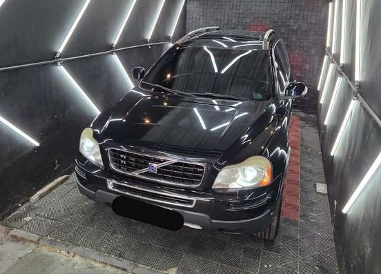 VOLVO-XC90-2010