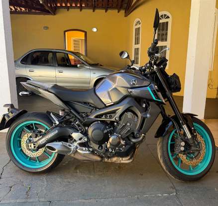 YAMAHA-MT-09-2025