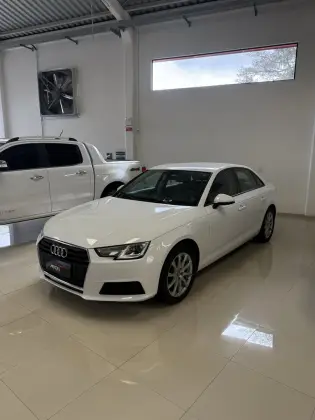 AUDI A4 2.0 TFSI AMBIENTE GASOLINA 4P S TRONIC