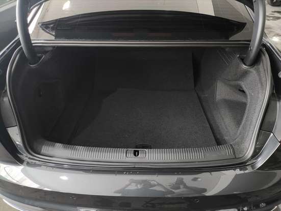 AUDI-A4-2022