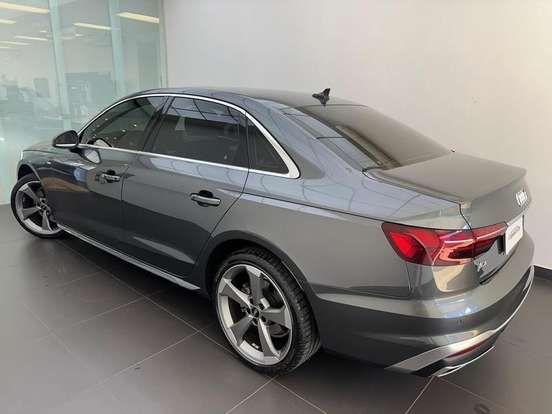 AUDI-A4-2024