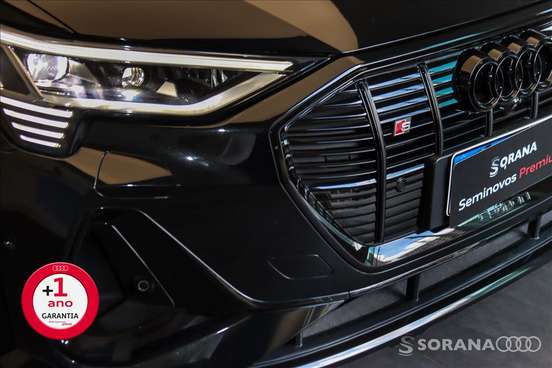 AUDI-E-TRON-2021