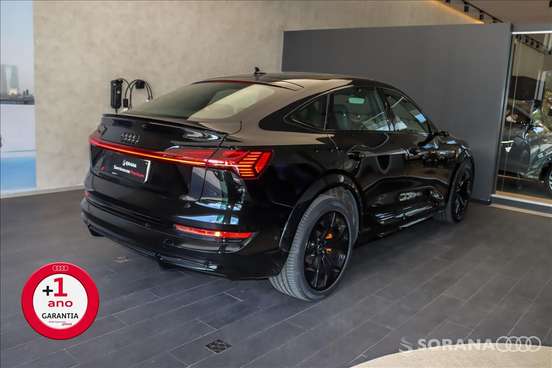 AUDI-E-TRON-2021