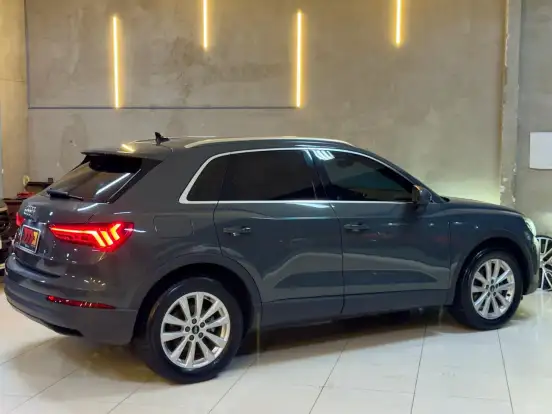 AUDI-Q3-2020