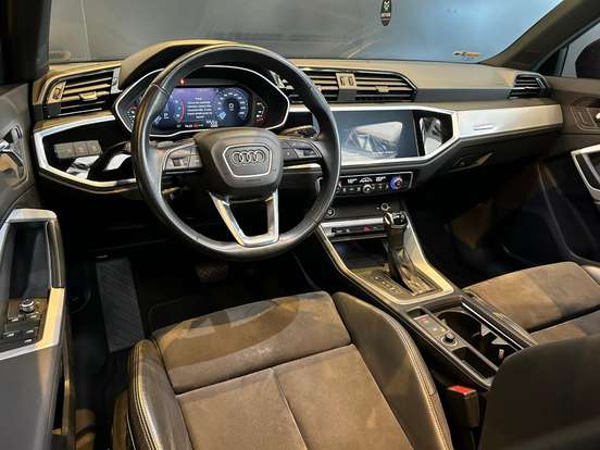 AUDI-Q3-2020