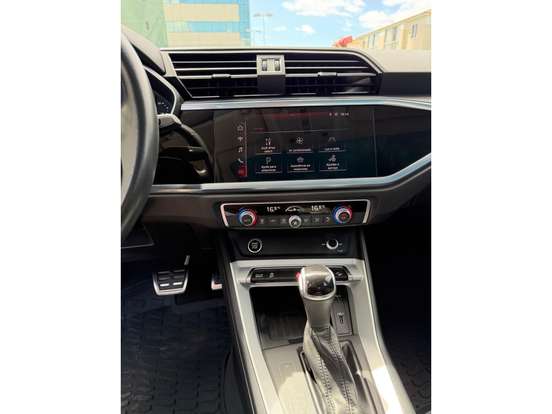 AUDI-Q3-2021