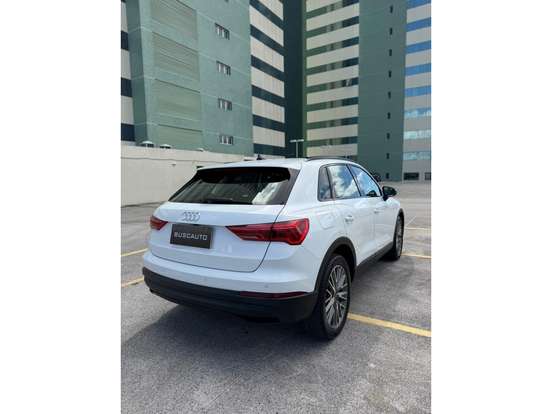 AUDI-Q3-2021