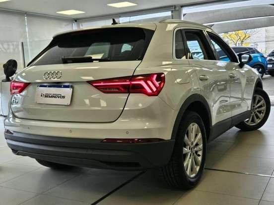 AUDI-Q3-2020