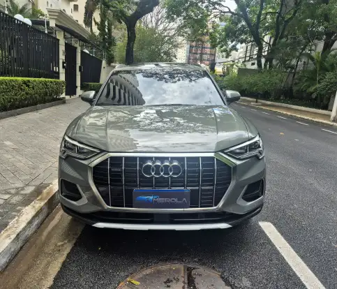 AUDI-Q3-2023