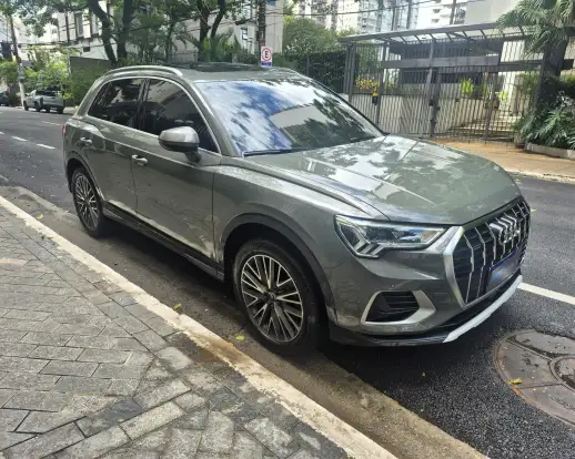 AUDI-Q3-2023