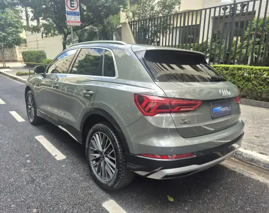 AUDI-Q3-2023