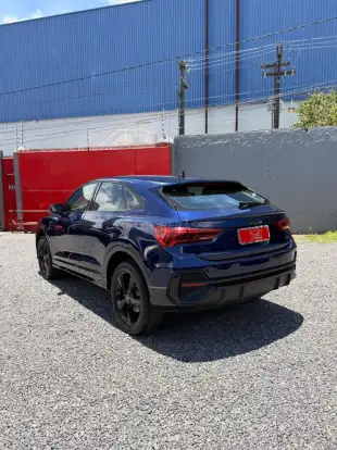 AUDI-Q3-2022