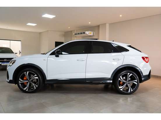 AUDI-Q3-2024