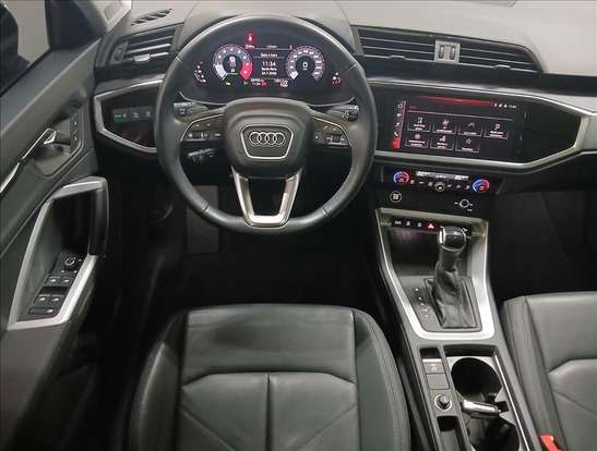 AUDI-Q3-2024