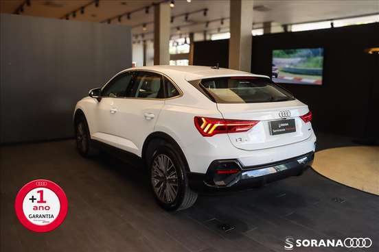 AUDI-Q3-2023