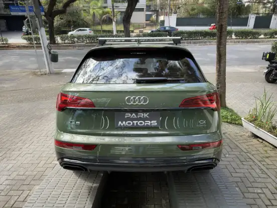 AUDI-Q5-2021