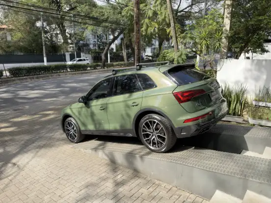 AUDI-Q5-2021