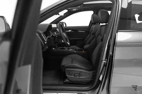 AUDI-Q5-2023
