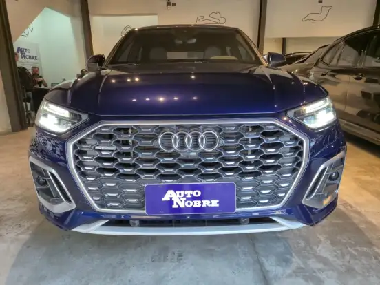AUDI-Q5-2022