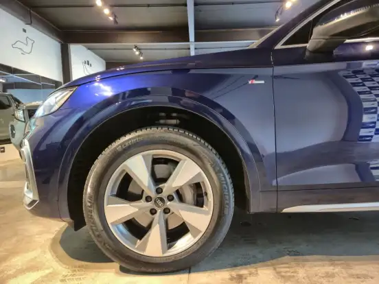 AUDI-Q5-2022