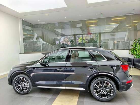 AUDI-Q5-2024
