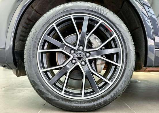 AUDI-Q5-2024