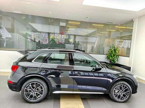 AUDI-Q5-2024