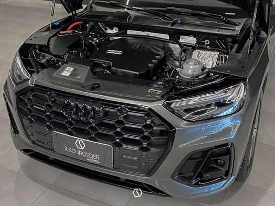 AUDI-Q5-2023