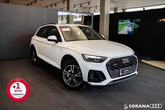 AUDI-Q5-2022