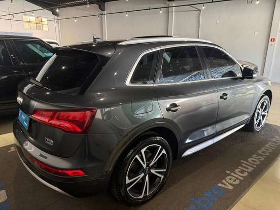 AUDI-Q5-2018