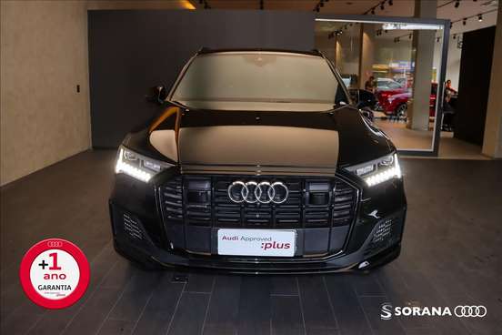 AUDI-Q7-2023