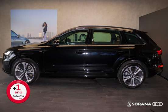 AUDI-Q7-2023