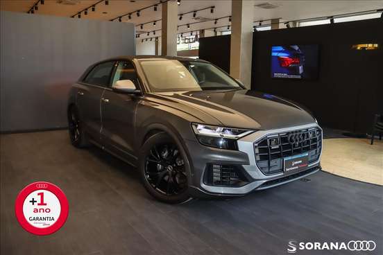 AUDI-Q8-2019