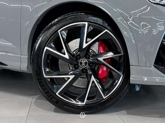 AUDI-RS Q3-2020