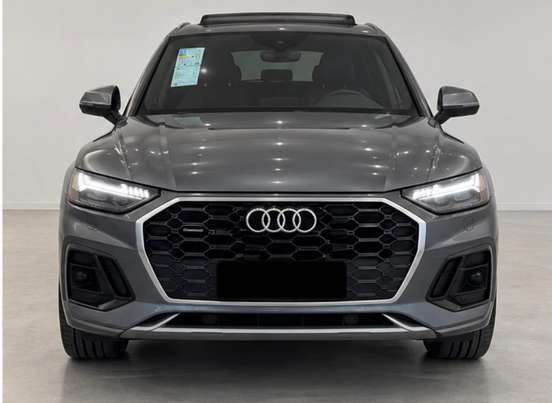 AUDI-Q5-2021