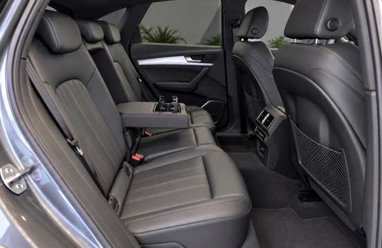 AUDI-Q5-2021