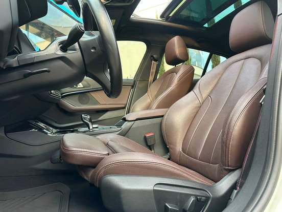 BMW-118i-2023