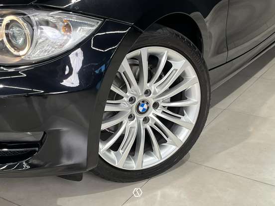 BMW-120i-2009