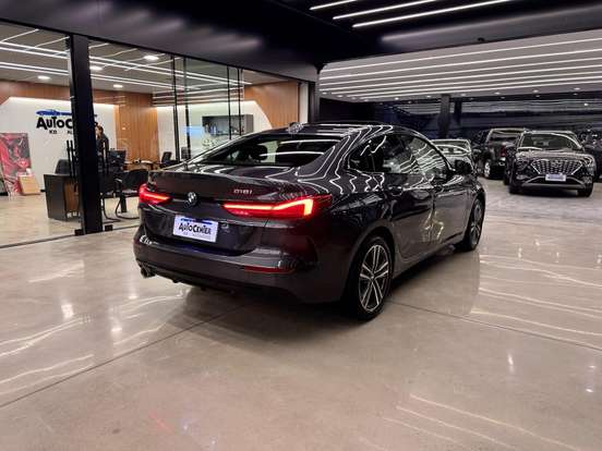 BMW-218i-2021